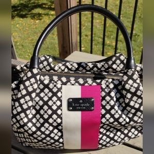 Gorgeous Kate Spade spade pattern fabric purse. Gently used, excellent condition